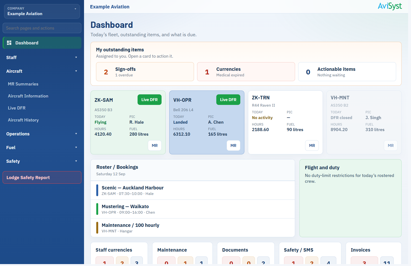 AviSyst dashboard with live aircraft cards: flying, landed, and DFR closed.